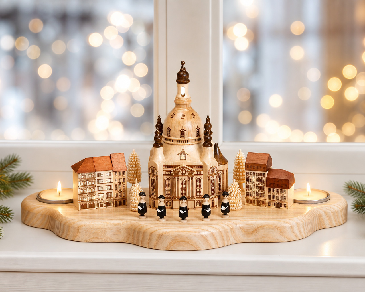 Großer Teelichthalter Kerzenhalter Dresdner Frauenkirche, Häuser, Neumarkt, Sänger und Bäumchen - Original Erzgebirge